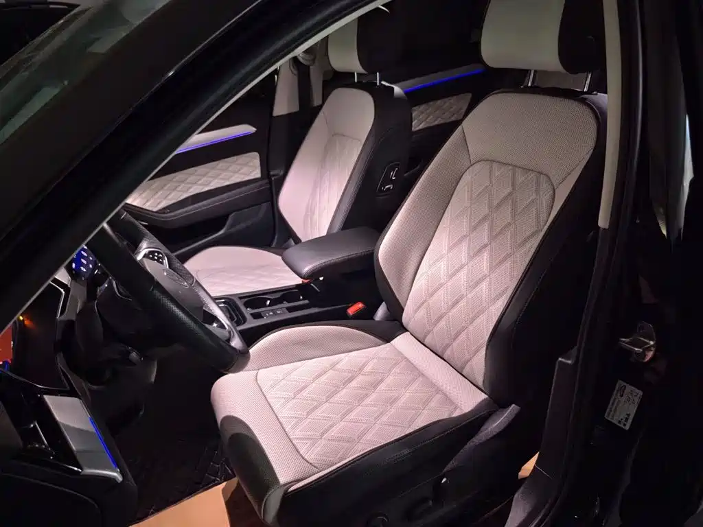 Magotan 2023 2 million commemorative edition 330TSI DSG leading model купить на сайте DeffCars
