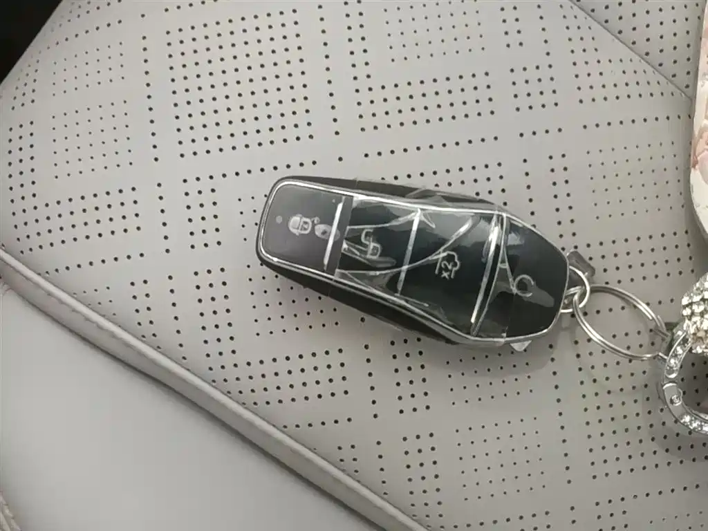 Yuan UP 2024 model 401KM transcendent type купить на сайте DeffCars