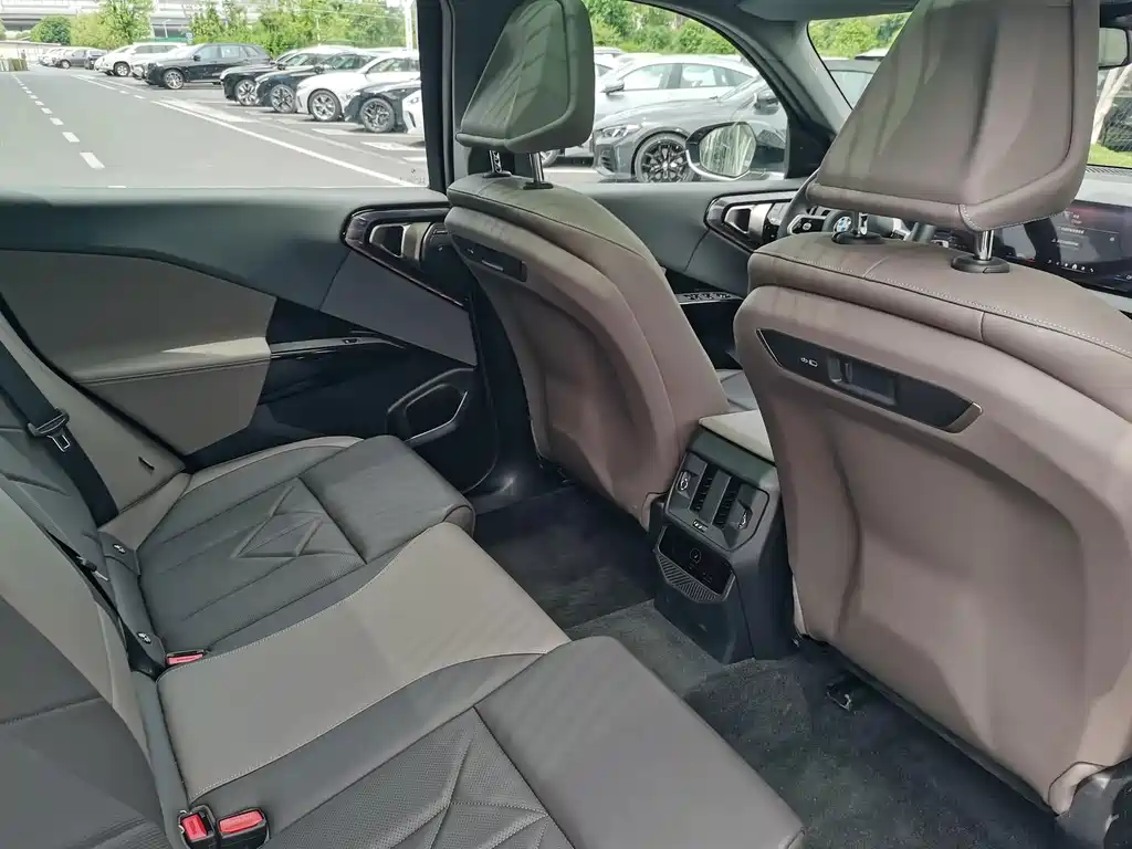 BMW X3 2025款 xDrive30L 尊享型 M运动套装 купить на сайте DeffCars