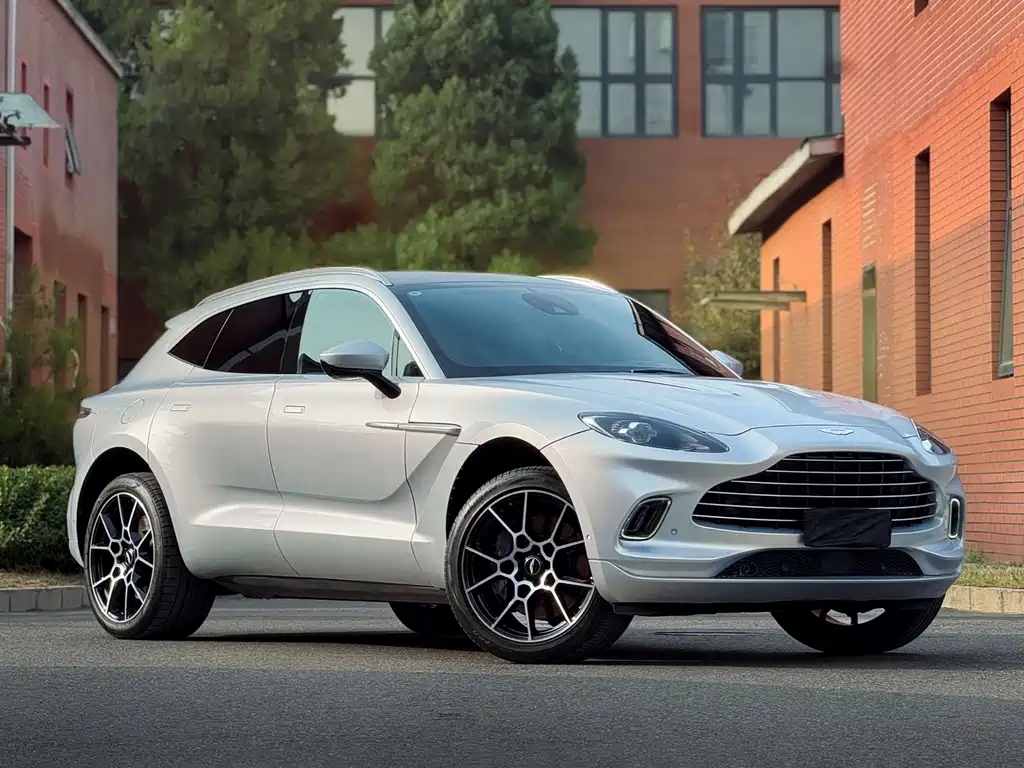 Astonmartin DBX 2020款 4.0T V8 купить на сайте DeffCars