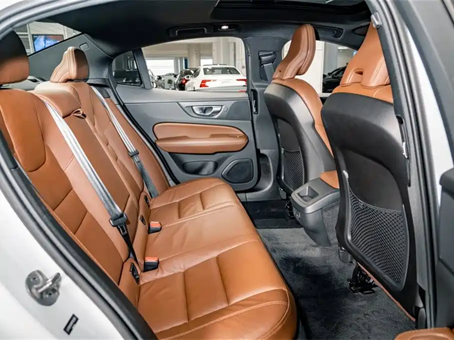 Volvo S60 2024 B4 Zhiyuan Luxury Edition купить на сайте DeffCars