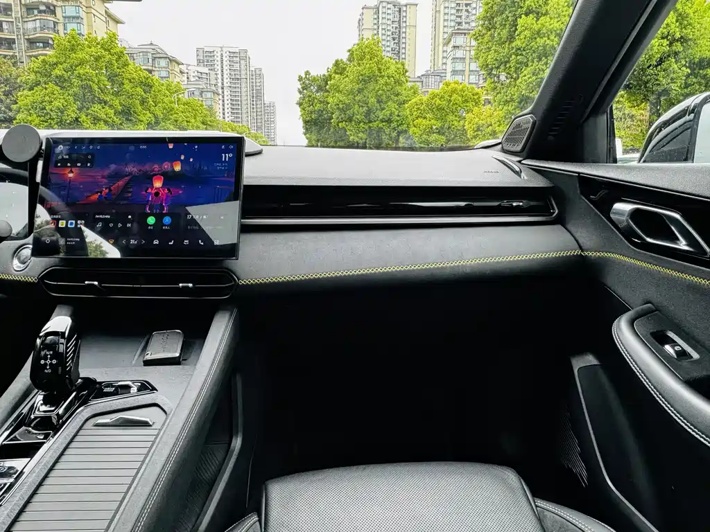 Lynk & Co 03 2023 1.5TD DCT Pro купить на сайте DeffCars