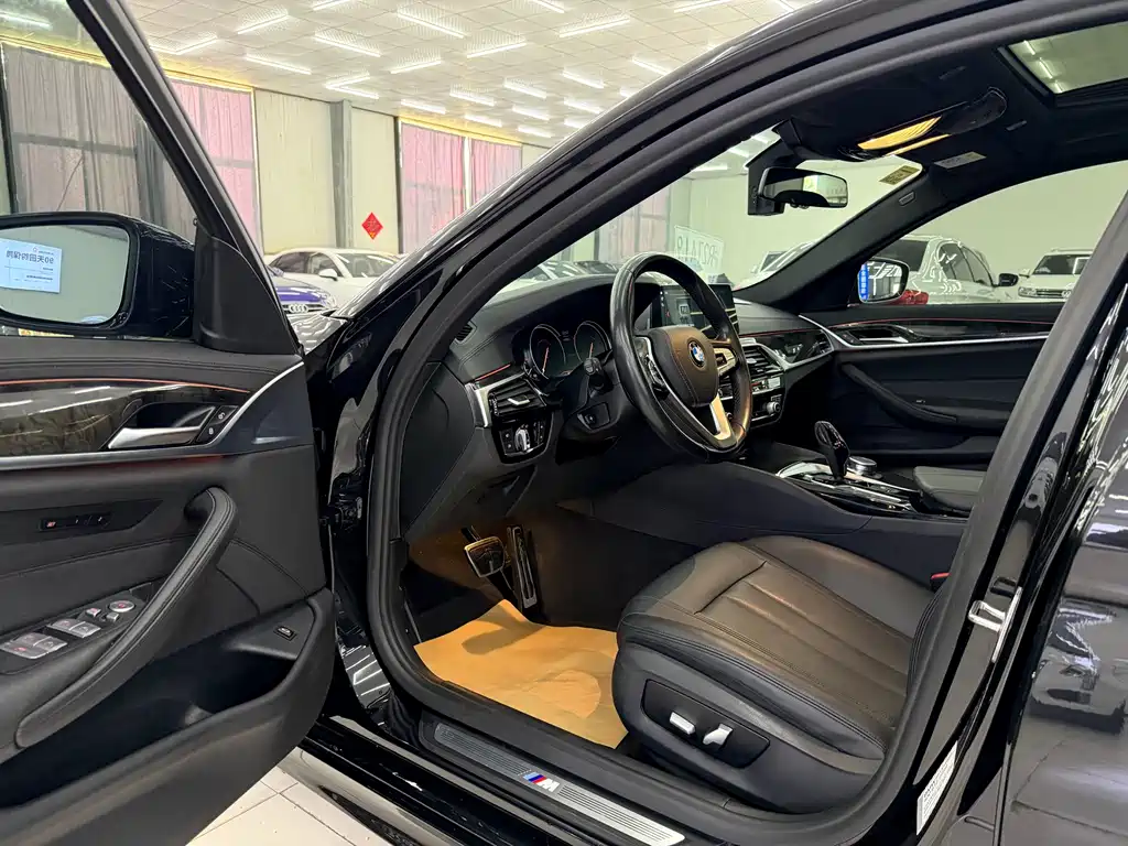BMW 5 Series 2018 525Li M Sports Package купить на сайте DeffCars