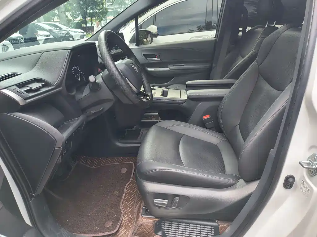 SIENNA 2024 2.5L Hybrid Premium Edition купить на сайте DeffCars