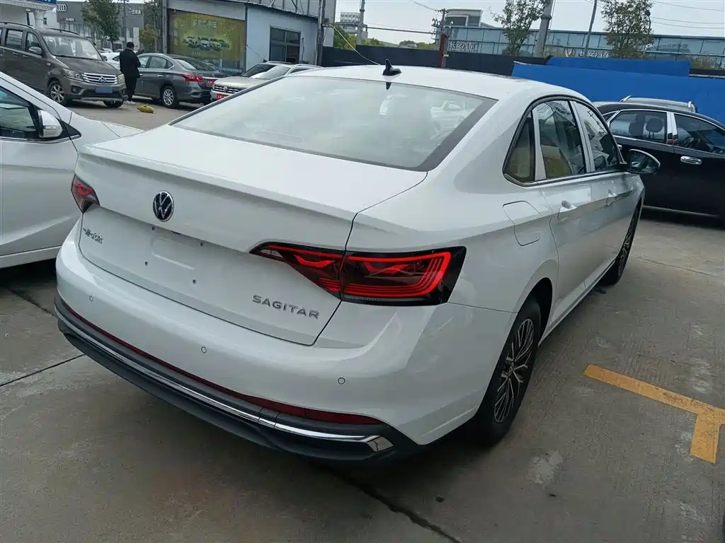 Sagitar 2025 facelift 200TSI DSG flyover version купить на сайте DeffCars