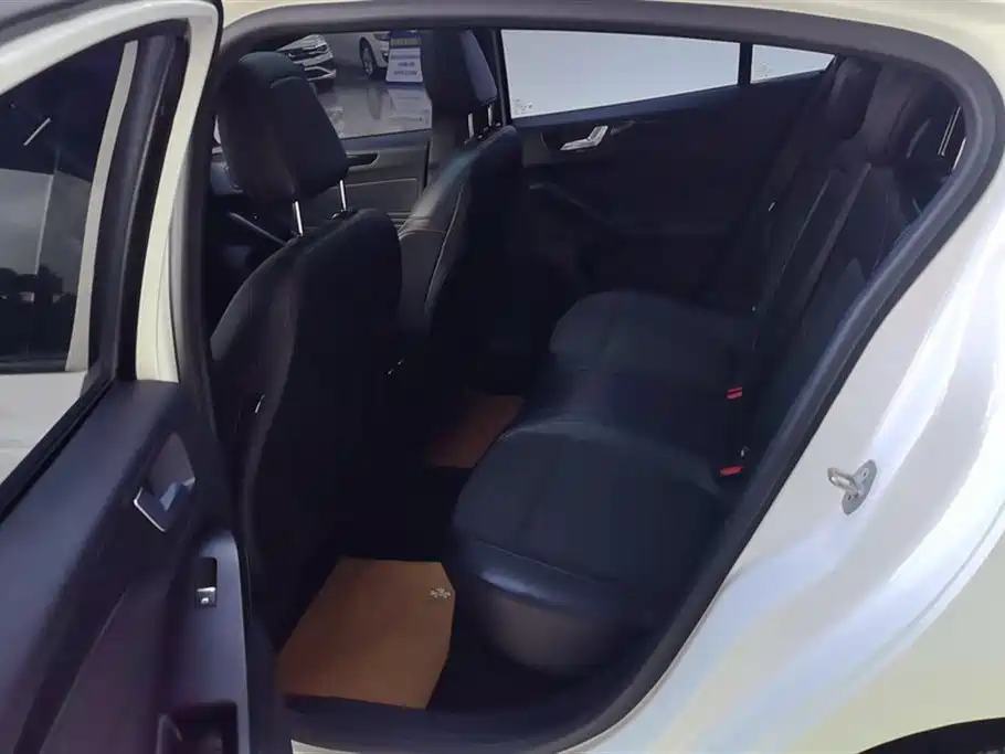 Focus 2020 Hatchback EcoBoost 180 Automatic ST Line купить на сайте DeffCars
