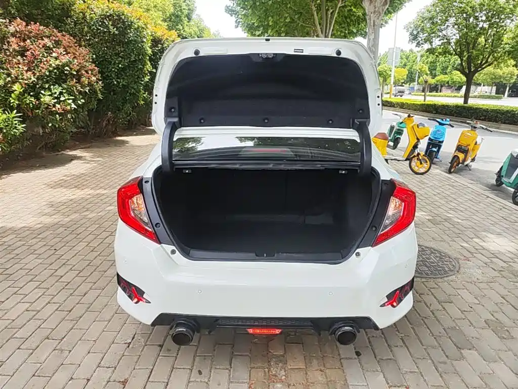 Civic 2019 220TURBO CVT Dynamic Edition National VI купить на сайте DeffCars