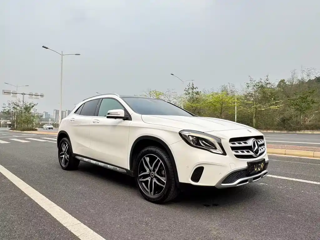 Mercedes-Benz GLA 2017 GLA 200 Fashion Model купить на сайте DeffCars