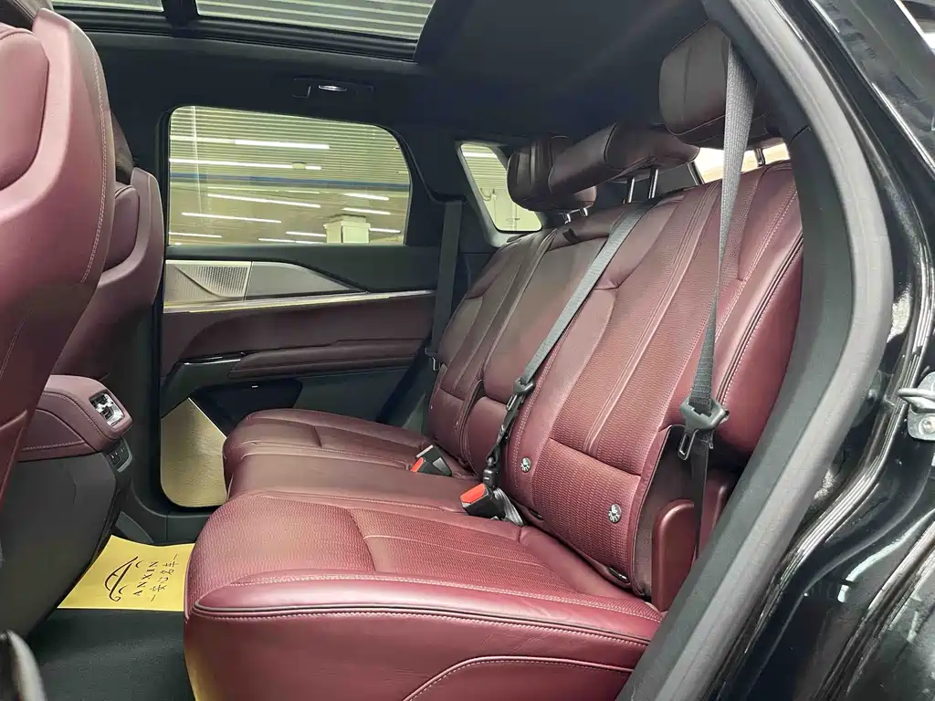 Cadillac XT5 2025 2.0T Platinum model купить на сайте DeffCars