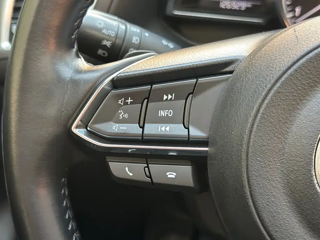 Mazda CX-4 2018 2.5L automatic four-wheel drive Blue Sky Fearless Edition National V купить на сайте DeffCars