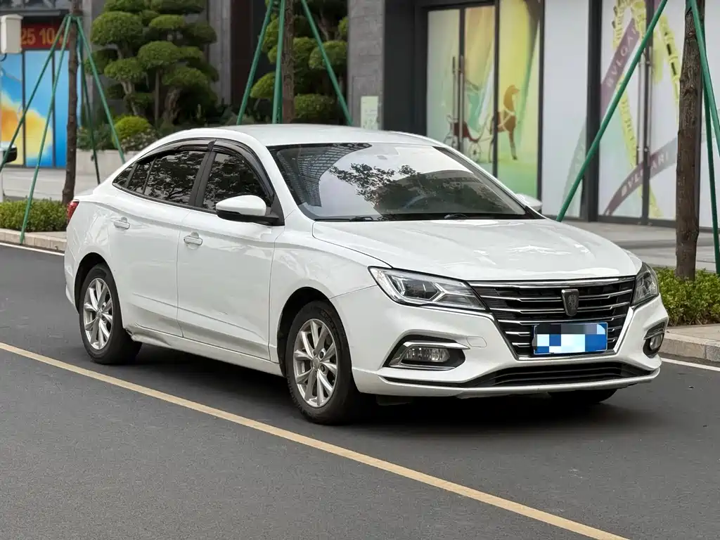Roewe i5 2019 1.5L Manual 4G Internet Langue Edition купить на сайте DeffCars