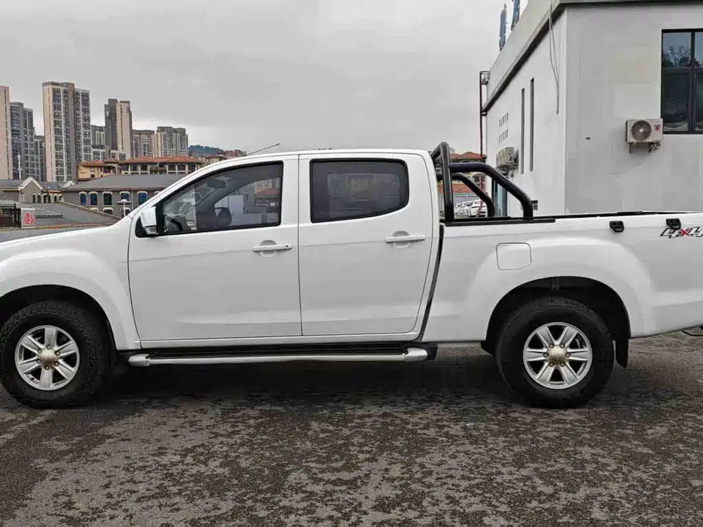 RE-MAX 2022 2.8T classic diesel four-wheel drive comfortable long-axle version JE493ZLQ6E купить на сайте DeffCars