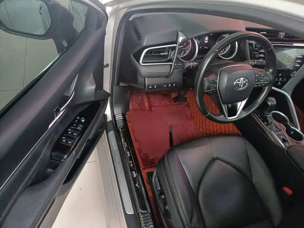 Camry 2018 2.5G Deluxe Edition купить на сайте DeffCars