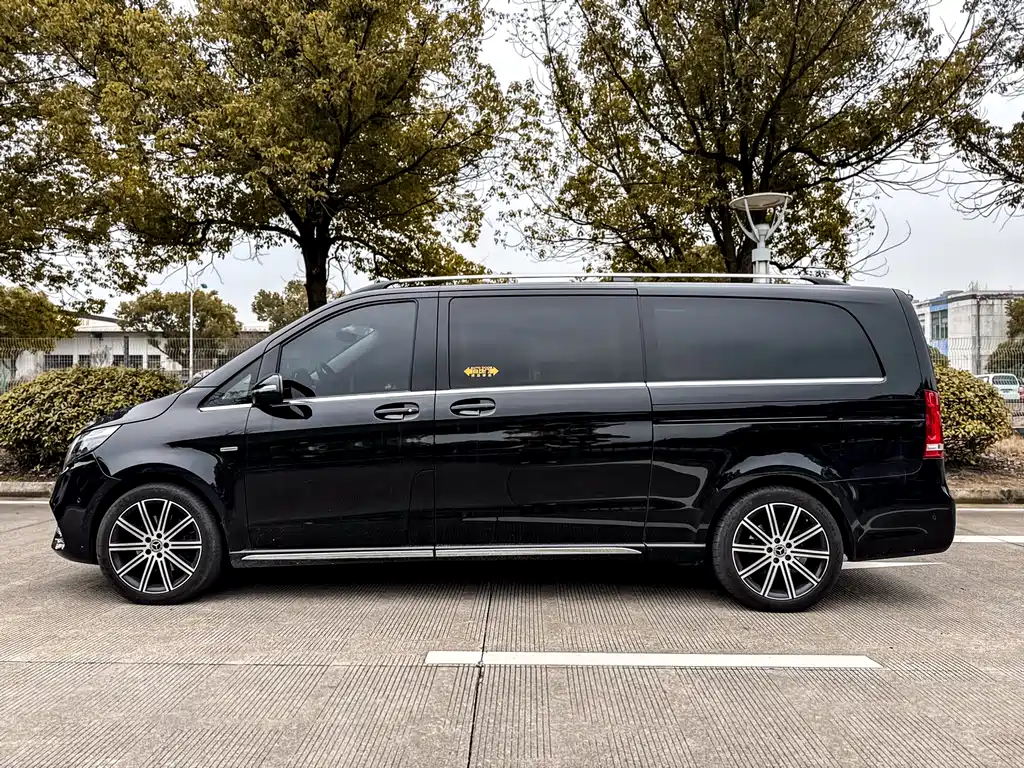 Mercedes-Benz V-Class 2022 V 260 L Long Wheelbase Luxury Edition купить на сайте DeffCars
