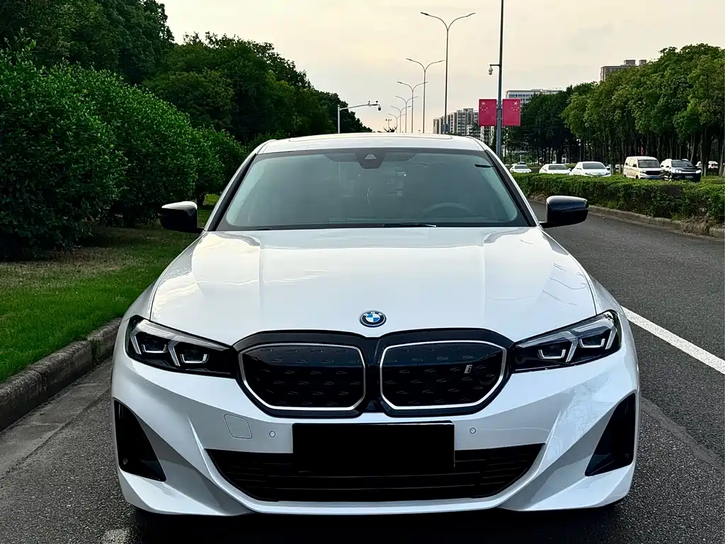 BMW i3 2024 eDrive 40L Overnight Sport Kit купить на сайте DeffCars