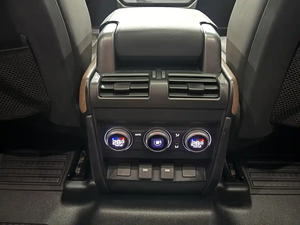 Land Rover Defender 2023 facelift 110 3.0T P400 X-DYNAMIC HSE купить на сайте DeffCars