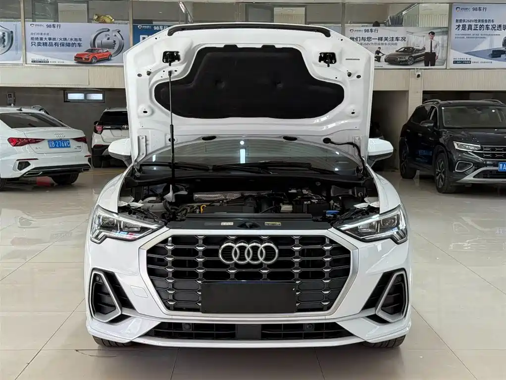 Audi Q3 2022 35 TFSI aggressive and dynamic купить на сайте DeffCars