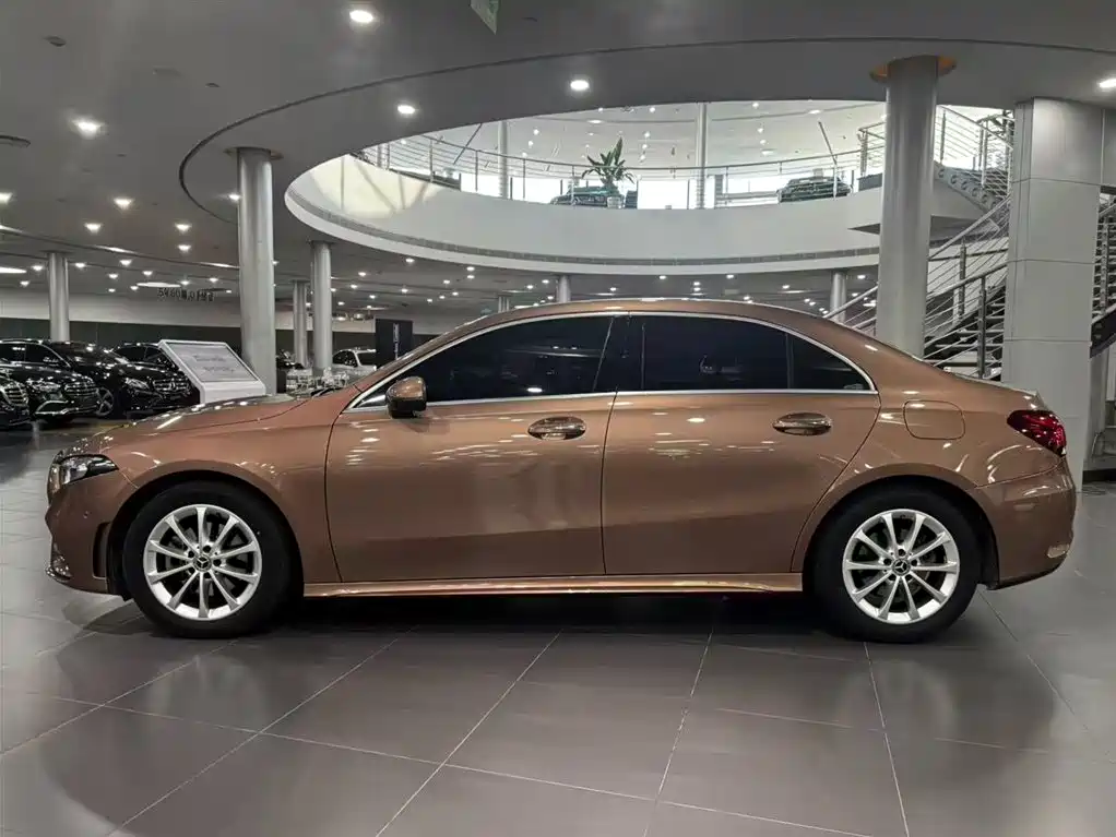 Mercedes-Benz A-Class 2020 Facelift A 200 L Sports Sedan Dynamic Type купить на сайте DeffCars