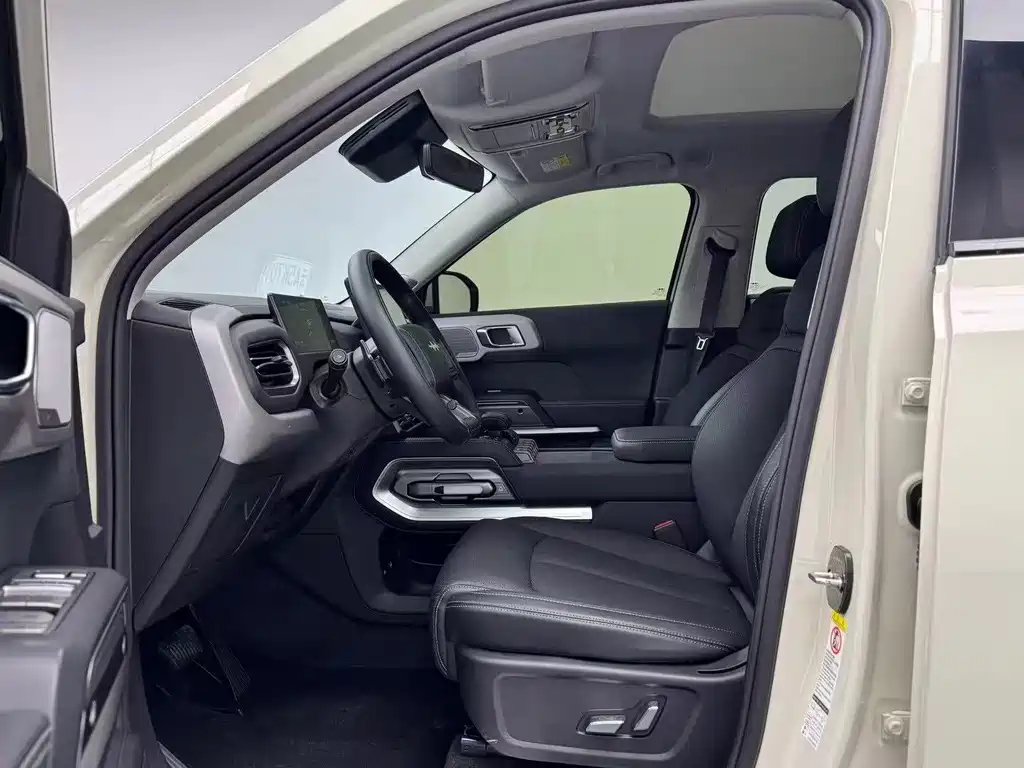 Titanium 3 2025 501KM four-wheel drive Max version купить на сайте DeffCars