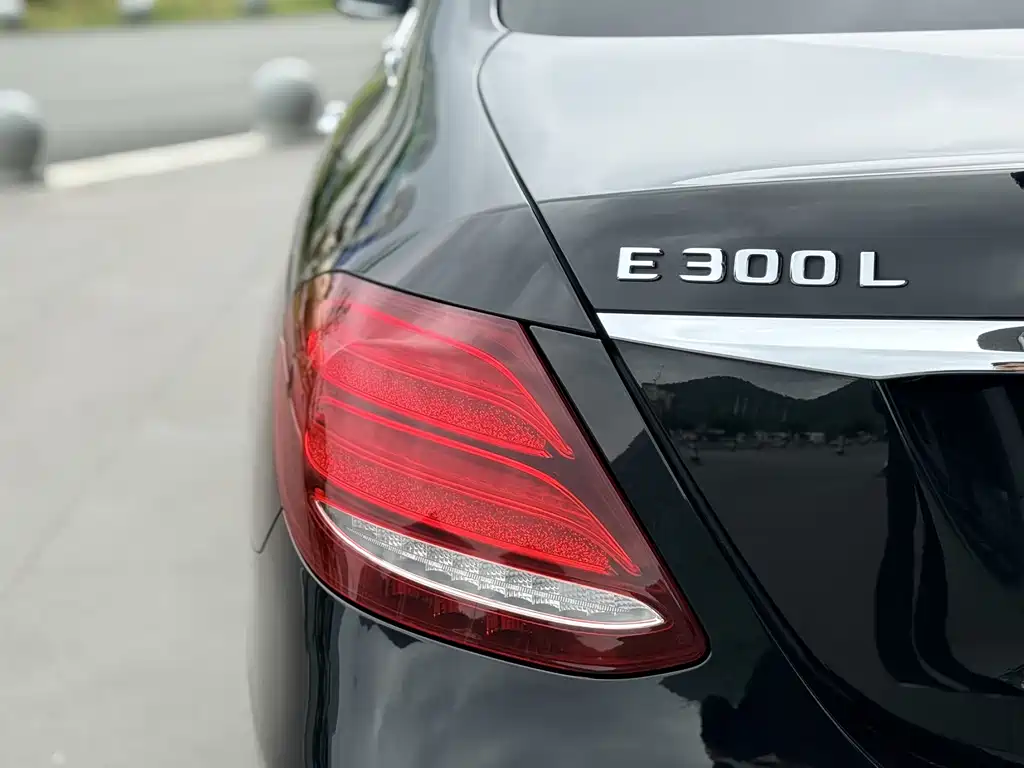 Mercedes-Benz E-Class 2020 Facelift E 300 L Special Edition купить на сайте DeffCars