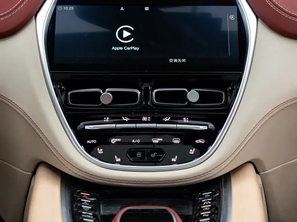 Aston Martin DBX 2022 3.0T STRAIGHT-SIX купить на сайте DeffCars
