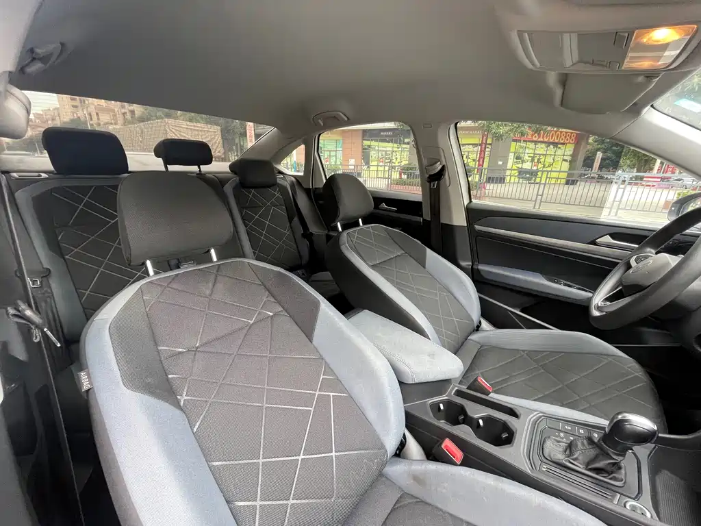 Lavida 2023 facelift 1.5L automatic Deyi version купить на сайте DeffCars