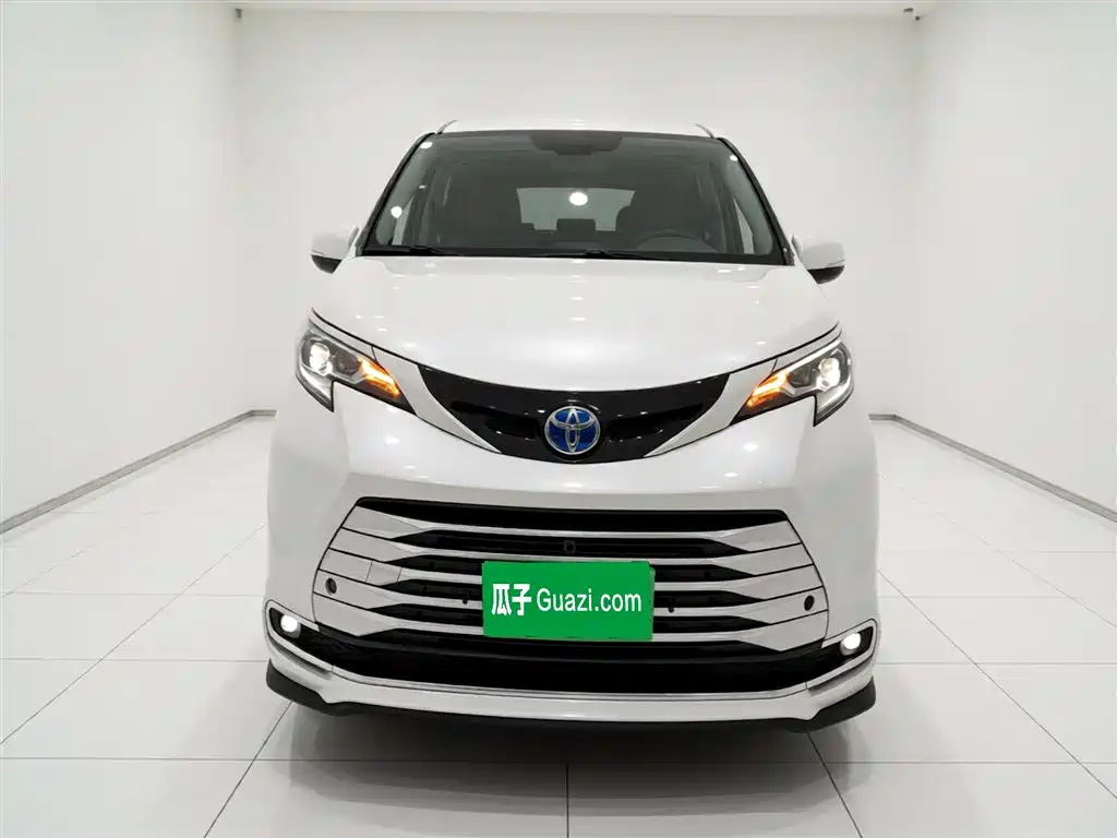 SIENNA 2021 2.5L Hybrid Platinum Edition купить на сайте DeffCars