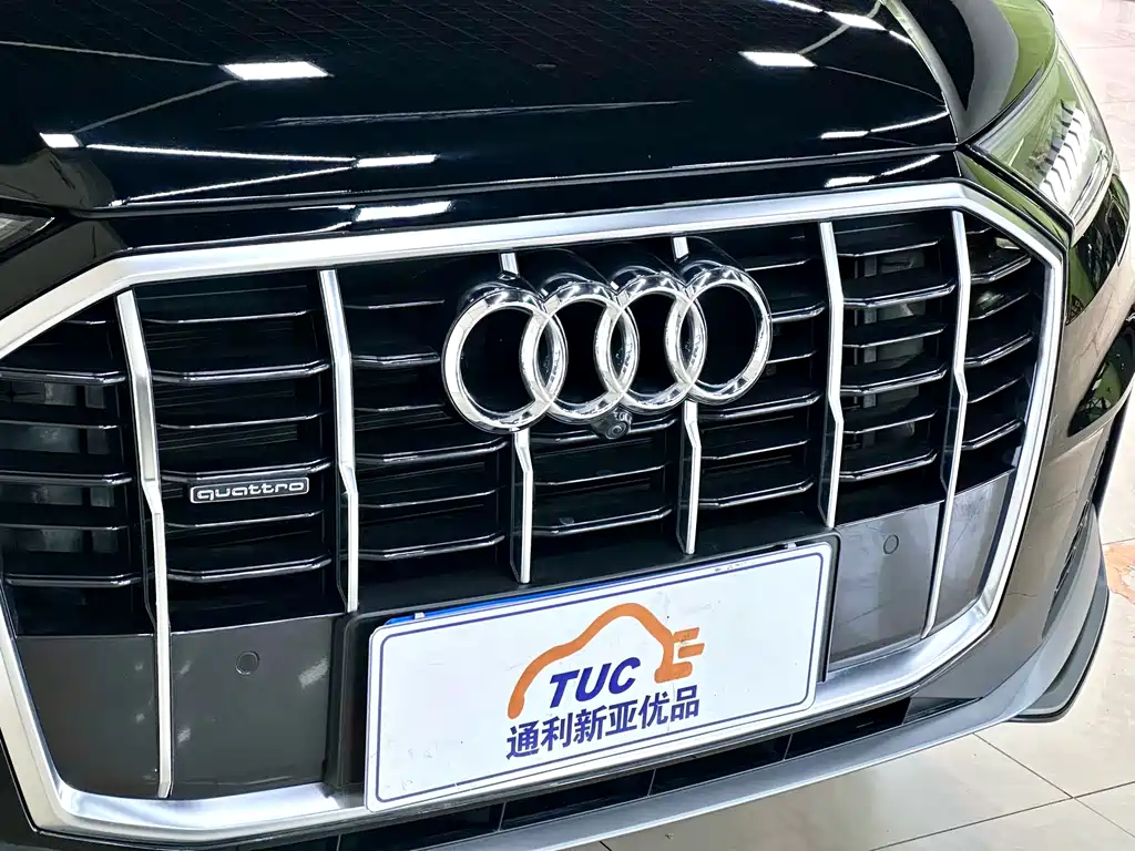 Audi Q7 2023 45 TFSI quattro S line sports купить на сайте DeffCars