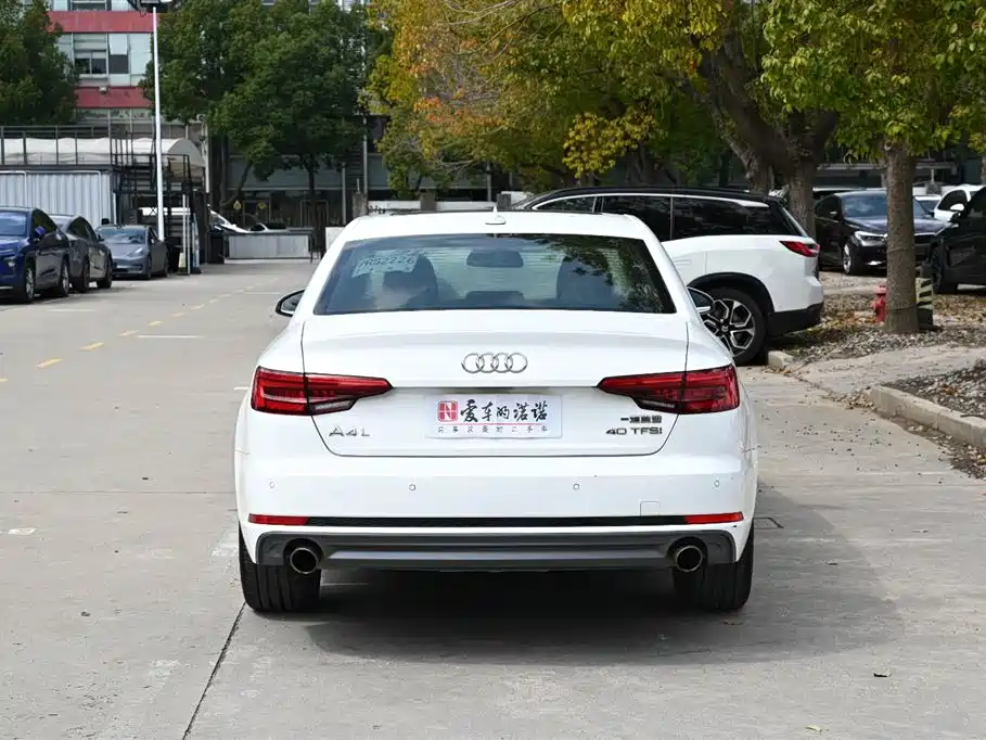 Audi A4L 2017 40 TFSI Fashion Type купить на сайте DeffCars