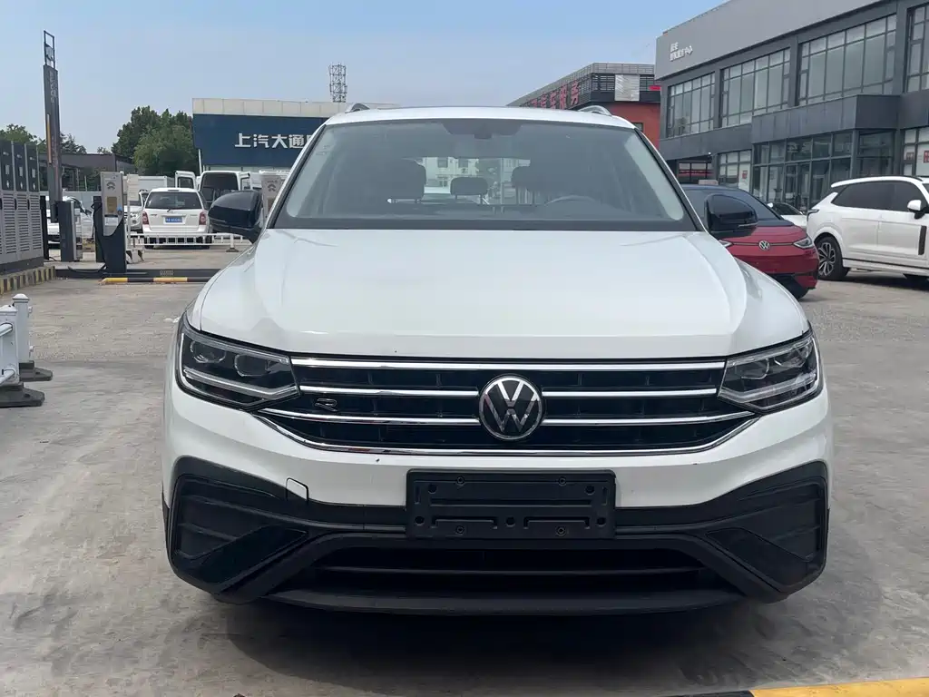 Tiguan L 2024 Outstanding Model 300TSI Automatic Two-wheel Drive Dragon Edition купить на сайте DeffCars