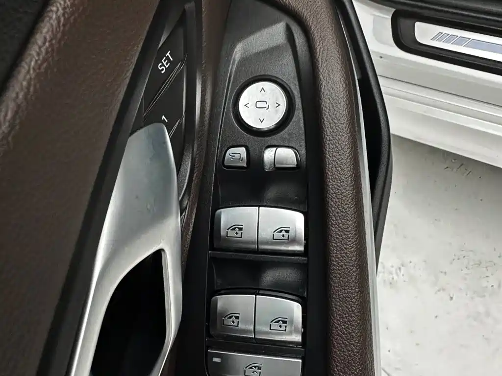 BMW 3 Series 2023 320Li M Sports Package купить на сайте DeffCars