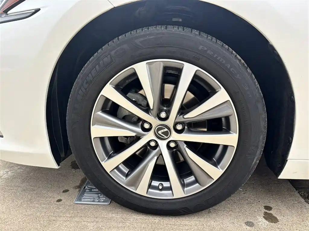 Lexus ES 2020 260 Excellence Edition купить на сайте DeffCars
