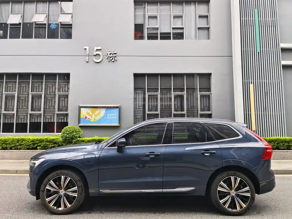 Volvo XC60 plug-in hybrid 2023 T8 plug-in hybrid long-range four-wheel drive Zhiyuan luxury version купить на сайте DeffCars