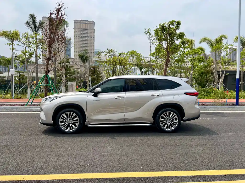 Highlander 2022 dual engine 2.5L four-wheel drive extreme version 7 seats купить на сайте DeffCars