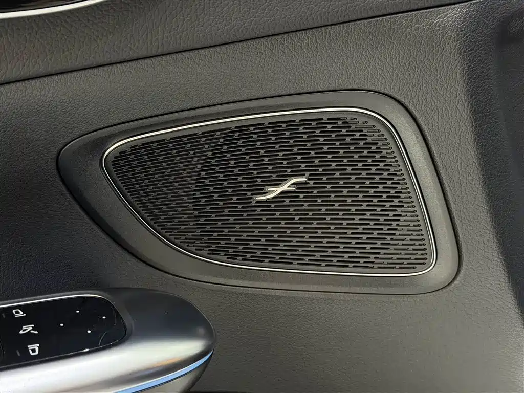 Mercedes-Benz C-Class 2024 facelift C 260 L sports version купить на сайте DeffCars