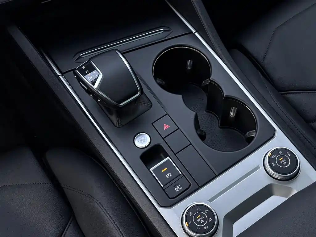 Touareg 2021 2.0TSI Pilot Special Edition купить на сайте DeffCars