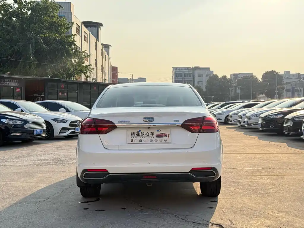 Emgrand 2018 1.5L CVT luxury model купить на сайте DeffCars