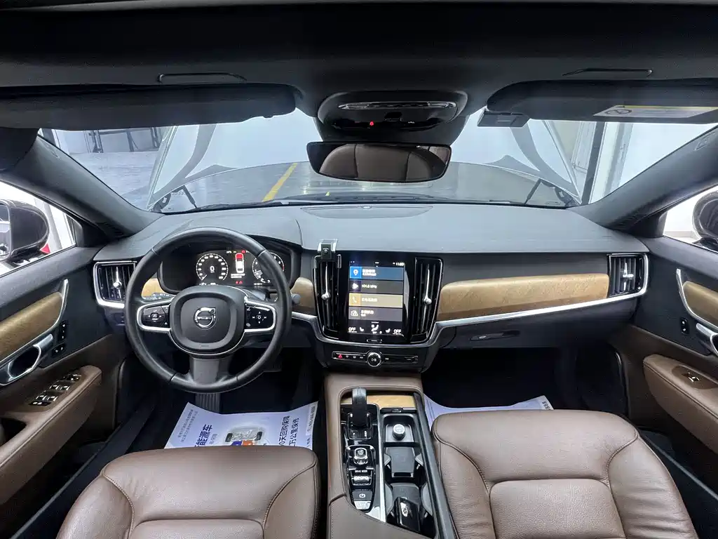 Volvo S90 2021 B5 Zhiyi Luxury Edition купить на сайте DeffCars
