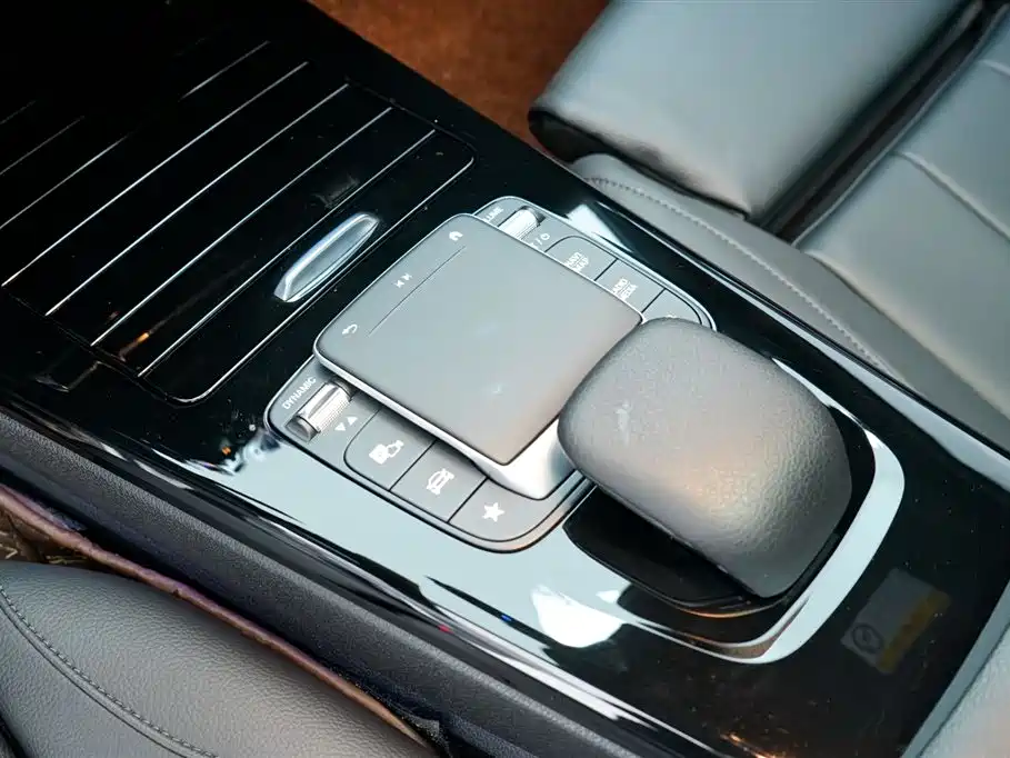 Mercedes-Benz A-Class 2022 Facelift A 200 L Sports Sedan Fashionable купить на сайте DeffCars