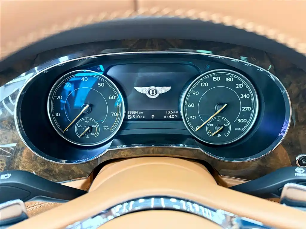 Bentayga 2016 6.0T Standard Edition купить на сайте DeffCars