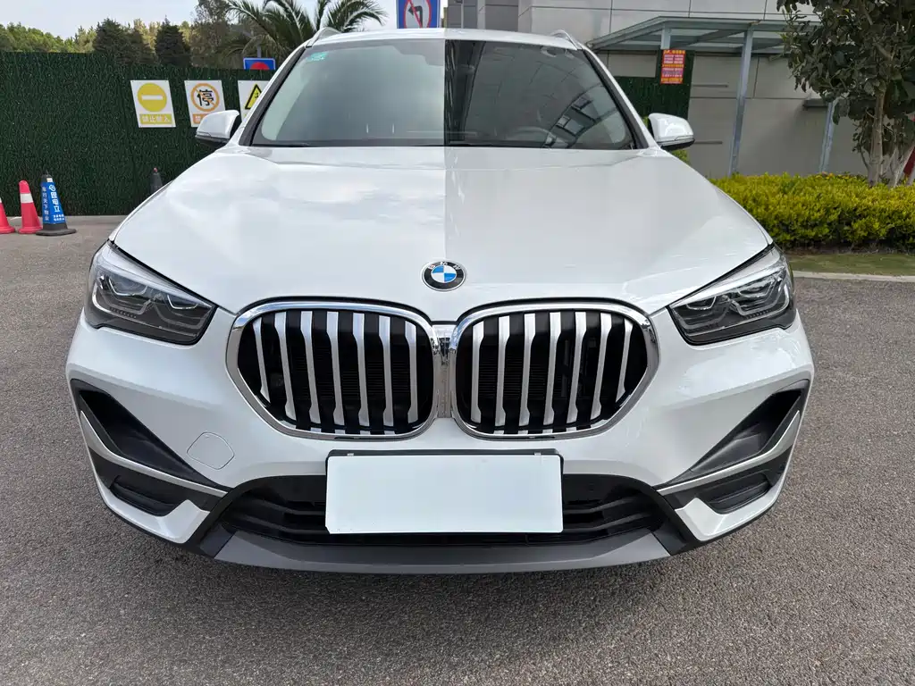 BMW X1 2022 sDrive25Li Leading Model купить на сайте DeffCars