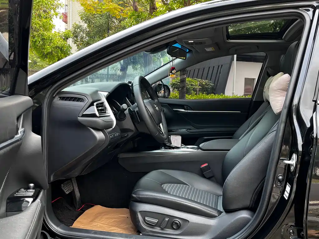 Camry 2023 2.0S Knight Edition купить на сайте DeffCars