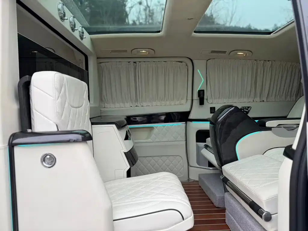 Mercedes-Benz V-Class 2017 V 260 L Premium Extended Edition купить на сайте DeffCars