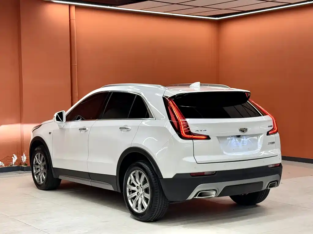 Cadillac XT4 2018 28T two-wheel drive luxury model купить на сайте DeffCars
