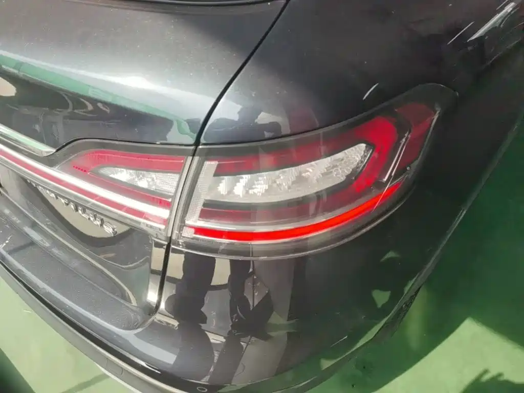 Voyager 2021 2.0T four-wheel drive elegant version купить на сайте DeffCars