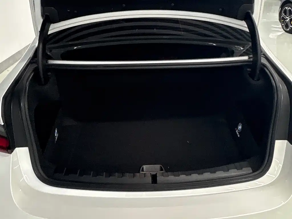 BMW i3 2024 eDrive 35 L купить на сайте DeffCars