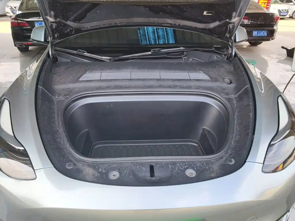 Model Y 2024 rear-wheel drive version купить на сайте DeffCars