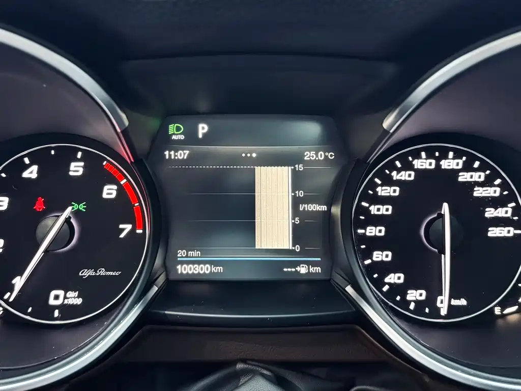 Stelvio 2017 2.0T 200HP Deluxe Edition купить на сайте DeffCars