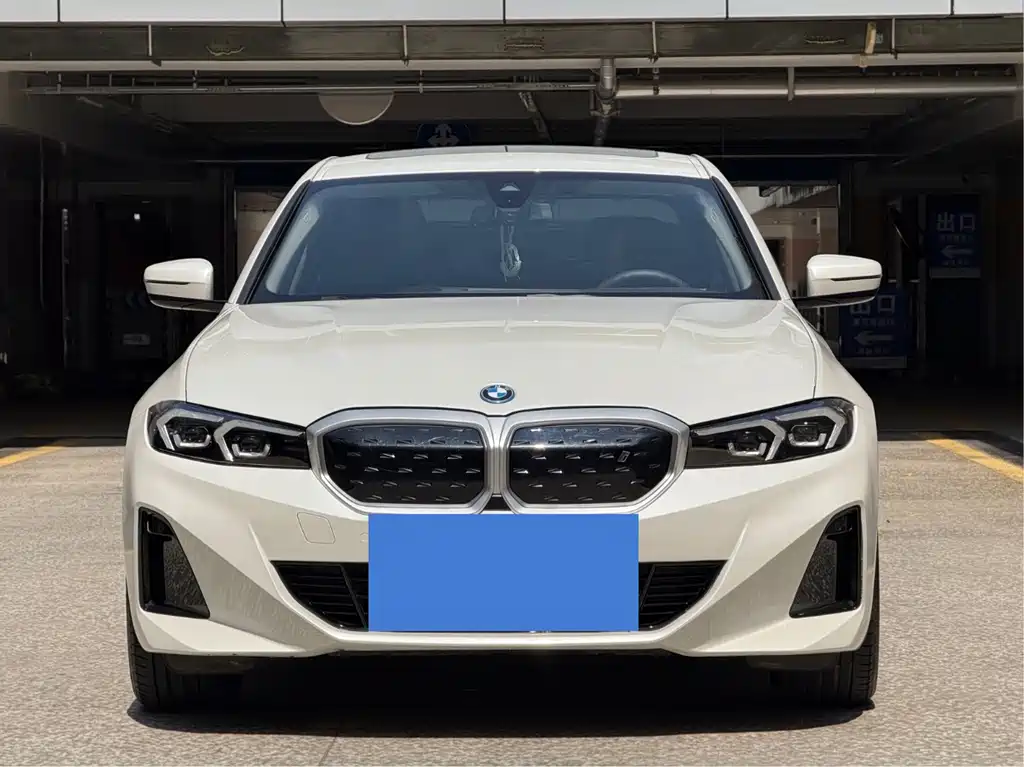 BMW i3 2024 eDrive 35 L купить на сайте DeffCars