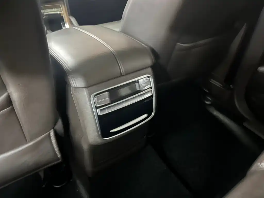 Roewe RX8 2019 30T Intelligent Networked Four-wheel Drive Super Flagship Edition купить на сайте DeffCars